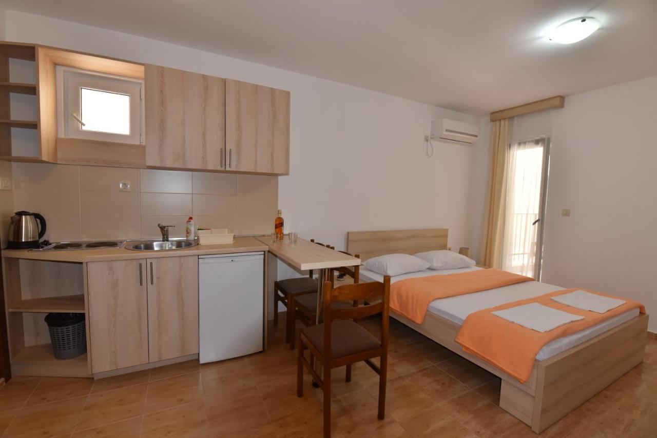 Studio Apartments 6 Palmi Budva Exteriör bild