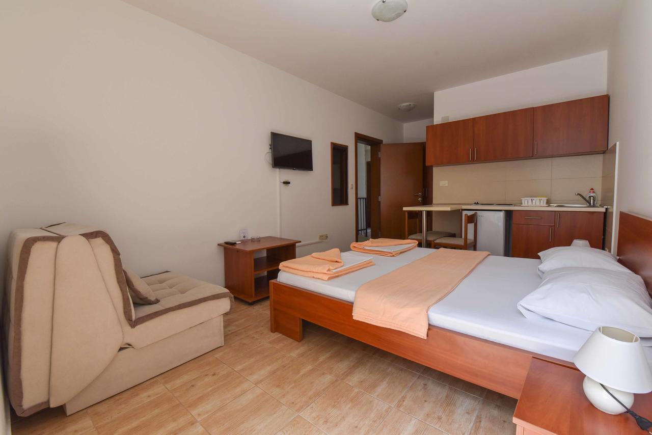 Studio Apartments 6 Palmi Budva Exteriör bild